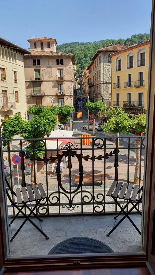 El Mussol De La Vila Camprodon, Balconets Amb Vistes A La Placa Exteriör bild