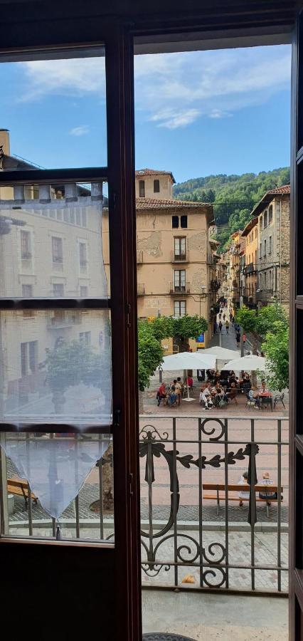 El Mussol De La Vila Camprodon, Balconets Amb Vistes A La Placa Exteriör bild